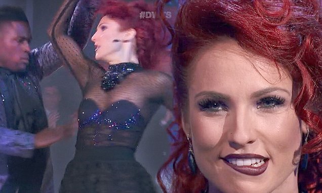 Slip sharna nipple Sharna Burgess